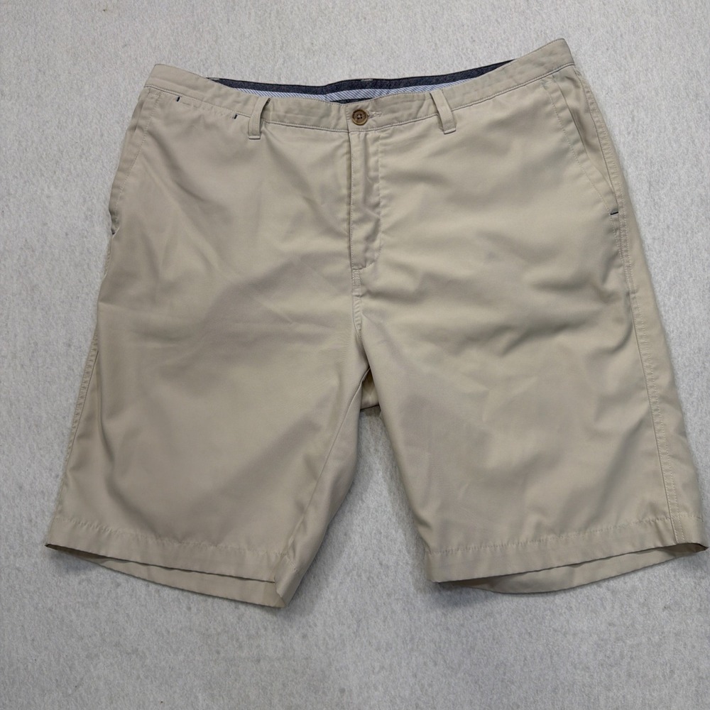 Seapointe Men's Cream Colored Shorts  Size 36.‎ Outdoors Golf Hiking Casual